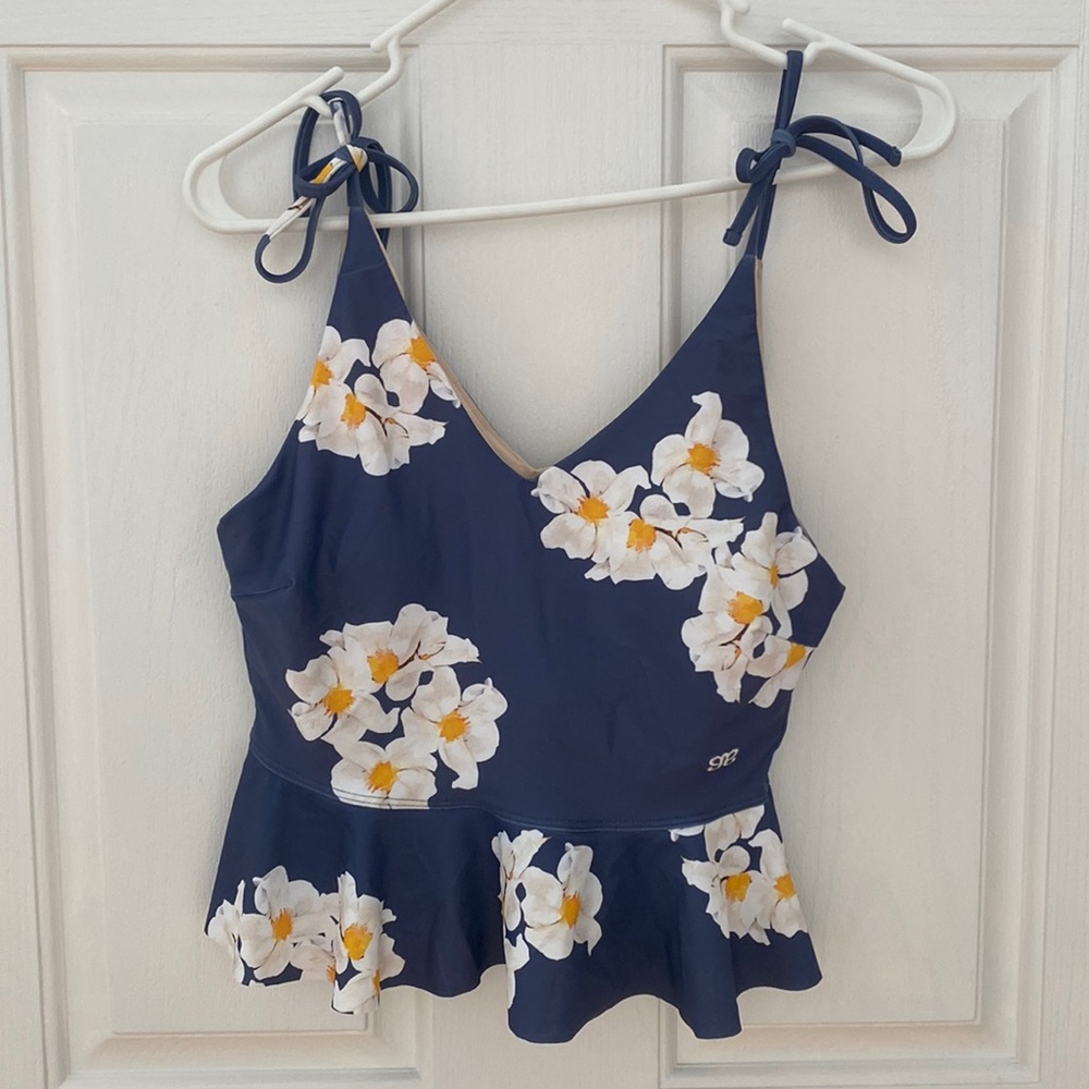 Albion Fit “Daisy Tied-up” Tankini Top